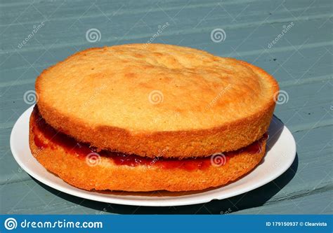 200g butter , at room temperature, plus extra for greasing. Home Baked Victoria Sponge Cake. Stock Image - Image of middle, jelly: 179150937