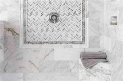 Popular tile trim options for the bathroom. Tile Trim & Edging Designs, Trends & Ideas for 2021 - The ...