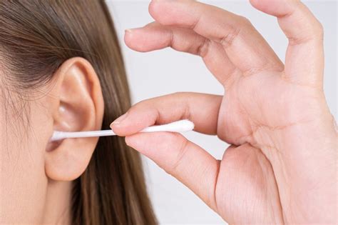 why you shouldn t use cotton buds to clean your ears