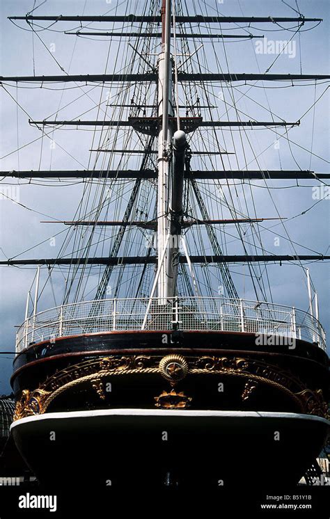 Cutty Sark In Greenwich London Ships Mast No Sail Bow January 1997