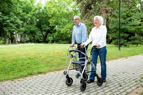 Top 4 Benefits Of Walkers For Seniors And The Elderly Get About Mobility