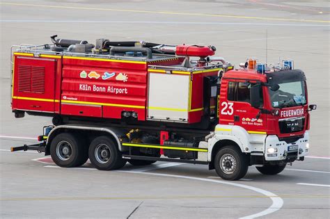 The World S Best Photos Of Feuerwehr And Rosenbauer Flickr Hive Mind Fire Trucks Fire
