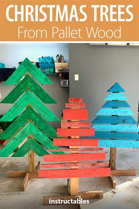 Upcycle Pallets And Leftover 2x4s Into Decorative Outdoor Christmas