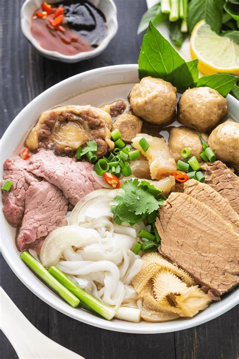 Phở Vietnamese Beef Noodle Soup Wok and Kin