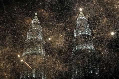 In Pictures New Years Eve Celebrations And Fireworks Around The World