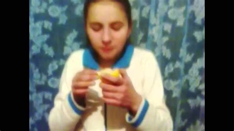 Девушка жрёт лимонМолдова Мама матерится Youtube