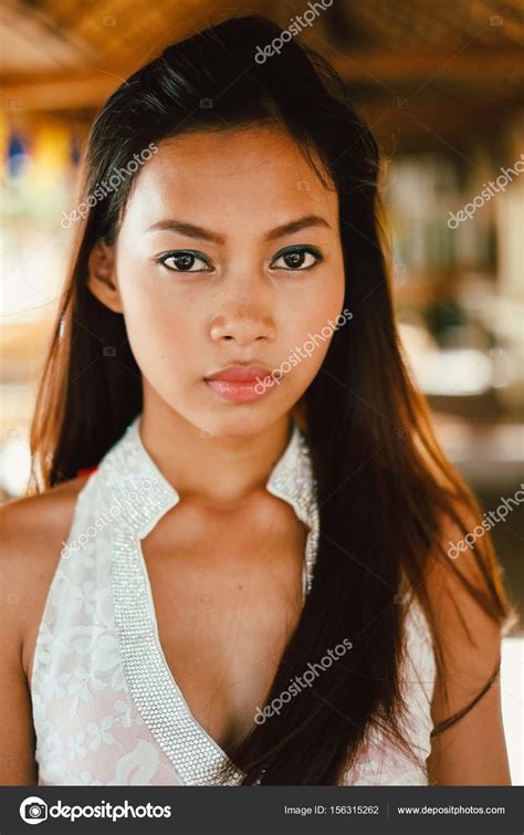 Portrait Of Young Beautiful Asian Women — Stock Photo © Nuitgarden