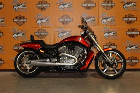 Know engine specs, safety and technical features, and dimensions at our dedicated variant pages. Pre-Owned 2013 Harley-Davidson VRSC V-Rod Muscle