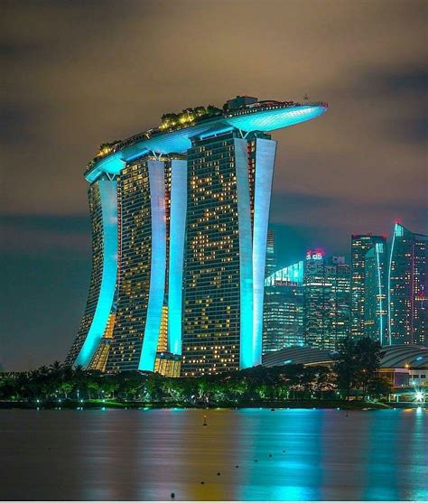 Marina Bay Sands Singapore 🇸🇬 Cool Places To Visit Iconic Buildings
