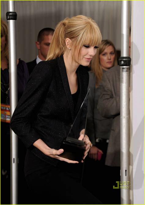 Taylor Swift Amas Performance Video Watch Now Photo 2497409 2010