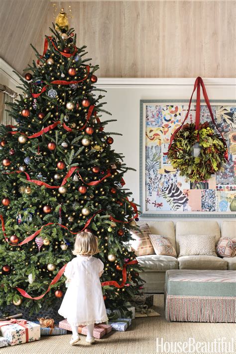 So xmas is my least favourite holiday, and i know i'll probably get some flak for that, but hear me out for a second. 10 Christmas Tree Decorating Ideas - Lauren Nelson