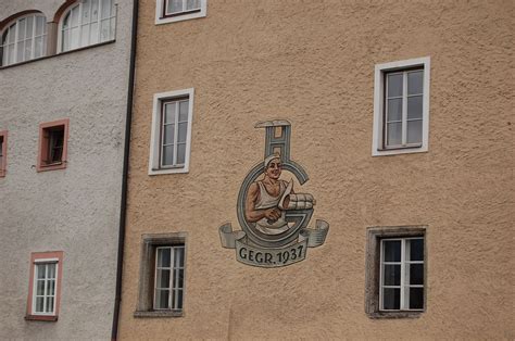 Er zählt zu den pionieren des alpinstils. Salamifabrik Grabner - Salzburgwiki