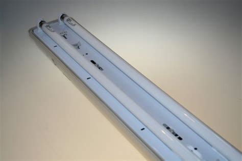 Twin Waterproof Fluorescent Indoor Outdoor Light Fitting 4ft Long 2 X