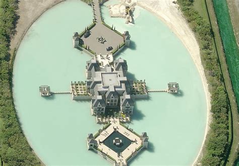 Spectacular House Surrounded By Moat