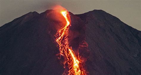 Thousands Flee Erupting Volcano Spewing Big Columns Of Deadly Hot Ash