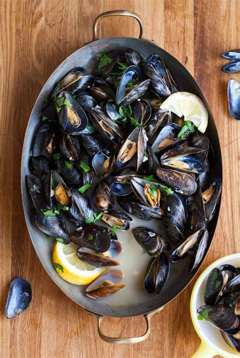 How To Cook Mussels On The Stovetop Recipe Mussels Recipe Steamed