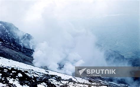 Steam Jets On Kizimen Volcano Sputnik Mediabank