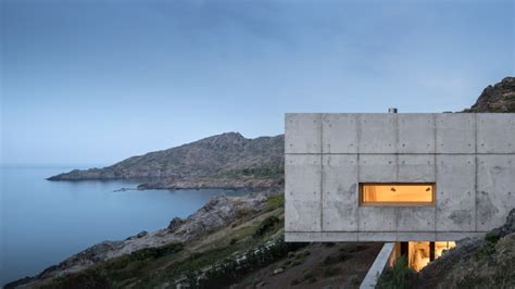 This New Book Gives A Look Inside The Worlds Craziest Cliffside Homes