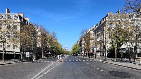 À nos yeux, paris est le centre mondial de l'art, de la mode, de la gastronomie et de la culture. File:COVID-19 Paris confinement, Avenue de Wagram, 4 avril 2020.jpg - Wikimedia Commons
