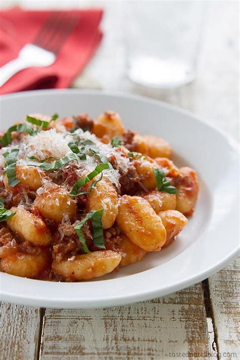 Yukon gold is the favourite of this variety, but in australia russet burbank and desiree potatoes are a great alternative and can be found in most supermarkets. Gnocchi with Meat Sauce - Taste and Tell