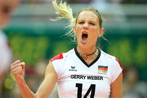 How much of margareta kozuch's work have you seen? Ook Margareta Kozuch van zaal naar zand | Vizier op volleybal