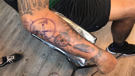 Arriba 102 Imagen Tatuajes Para Hombres En El Brazo Piel Morena Abzlocal Mx