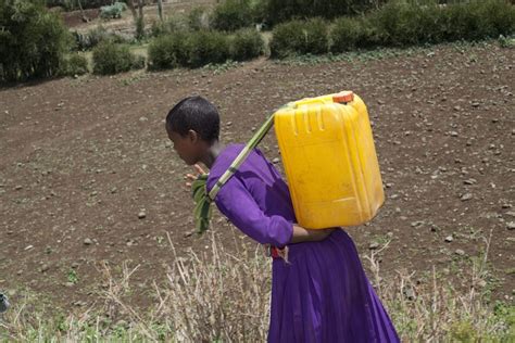 Sauberes Trinkwasser Für Milliarden Menschen Unzugänglich