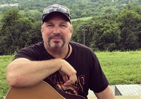 Garth Brooks Announces ‘dive Bar Tour Where Hell Actually Perform At