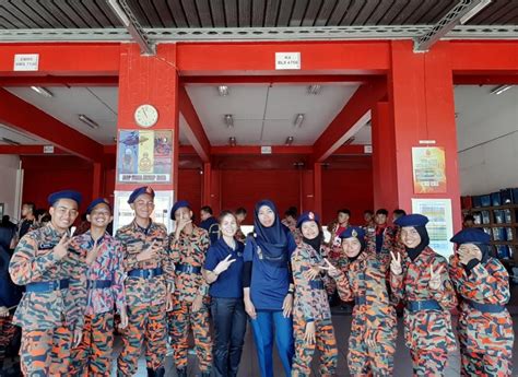 Ibu pejabat polis daerah kota samarahan is situated southwest of kampong tanjong bundong. PASUKAN KADET BOMBA SMK SANZAC MEMBANGGAKAN WARGA SEKOLAH ...