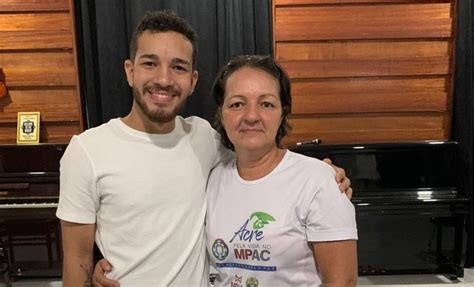 Mãe de Gustavo Matias faz campanha nas redes sociais Agora é o voto