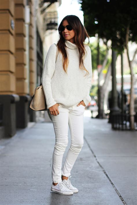 Casual Outfits For Fall How To Style Your White Jeans Transitioning