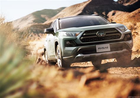 Saluran pengeluaran camry hybrid mulakan operasi via. Toyota RAV4 Menangi Anugerah Kereta Tahunan Jepun 2019 ...
