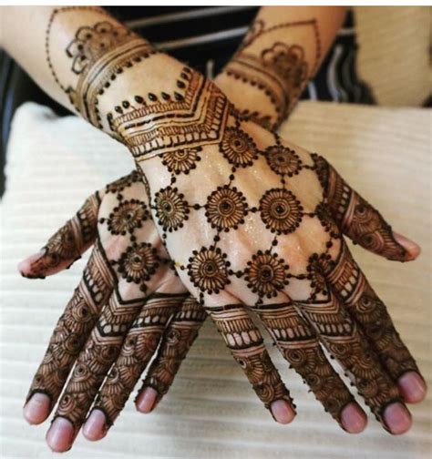 Pin By Pooja On Henna Designs Mehndi Designs For Kids Latest Bridal