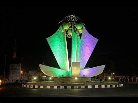 Pada tanggal 17 oktober 2000, sebagian wilayah jawa barat dibentuk sebuah provinsi tersendiri, yaitu provinsi banten. PARIWISATA KABUPATEN INDRAMAYU - Provinsi Jawa Barat
