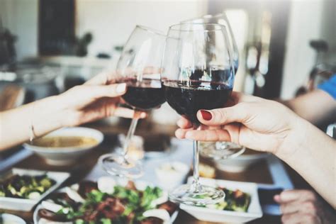 How To Drink Wine In 2020 With Your Meal Or Without Sommailier Wine