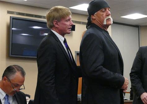 Hulk Hogan Acude A Juicio Con Traje Demanda Por Difusión De Sex Tape La Columnaria Blog