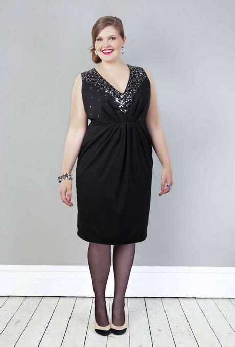 La collezione di abiti da cerimonia per taglie forti ti propone il modello giusto per ogni occasione formale e elegante: Vestiti eleganti donne taglie forti