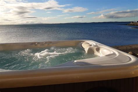19 Best Holiday Cottages With Hot Tubs In The Uk Glamour Uk