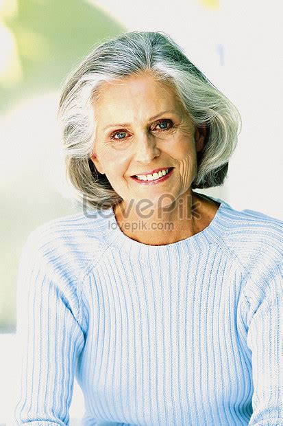 Older Women Picture And Hd Photos Free Download On Lovepik