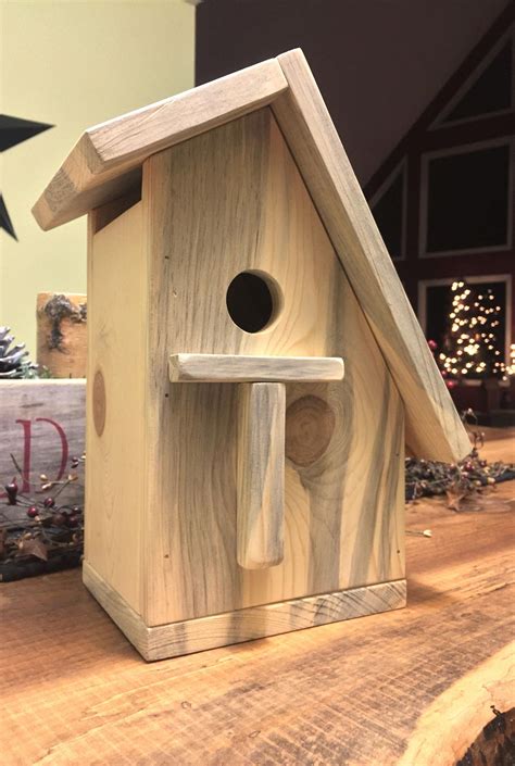 Simple Pine Birdhouse Simplebirdhouse With Images Bird House Bird