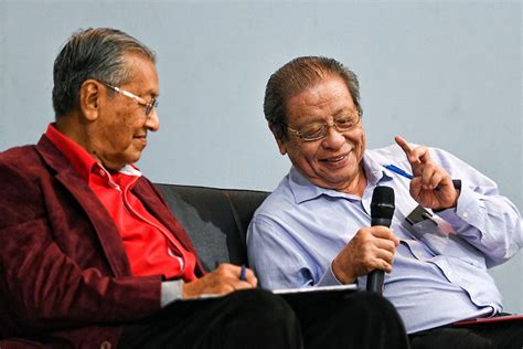 Lim kit siang insieme a suo figlio lim guan eng ha visitato la sua casa ancestrale in cina nel novembre 2008 (riportato in chinapress). KTemoc Konsiders ........: MenHEN at his again-disgusting self