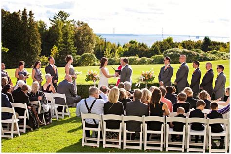 Mackinac Island Wedding Photographer Wedding Ceremony At The Inn At Stonecli Michigan