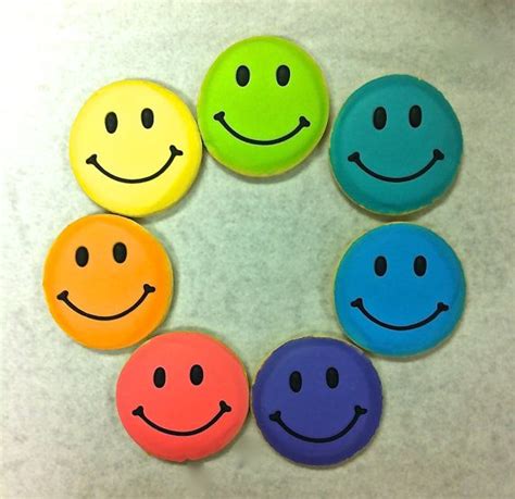 Smiley Face Sugar Cookies Hand Decorated By Clawsoncookies With Images
