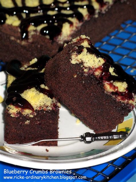 We deliver worldwide & ship free to the u.s.! Just My Ordinary Kitchen...: BLUEBERRY CRUMBS BROWNIES