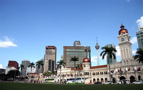 The structures bordering the dataran merdeka resemble the physical environment of the colonists' native land. Dataran Merdeka lokasi ikonik Kuala Lumpur | Kuala Lumpur ...