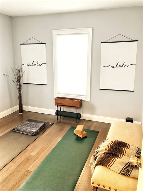 10 Small Home Yoga Room Ideas