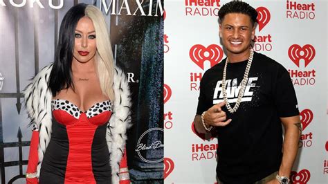 Aubrey Oday And Pauly D Are Dating Theyre Both Having Fun Source