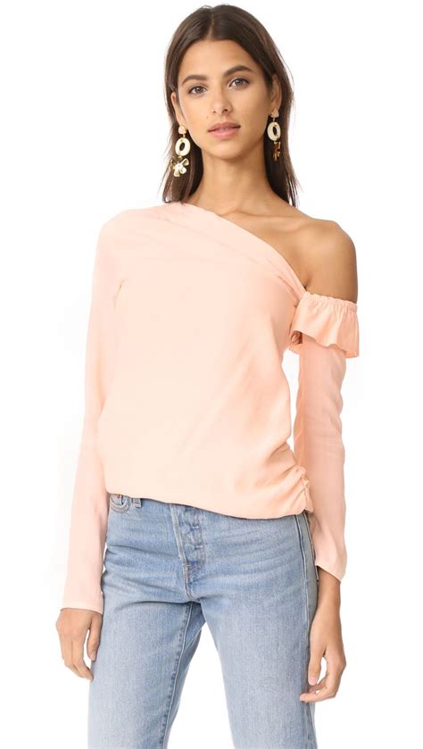 Move Over Off The Shoulder Necklines This Season One Shoulder Tops