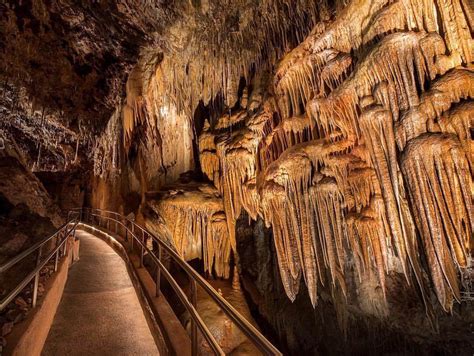 Explore These Underground Caverns In Arizona To Discover A Whole World