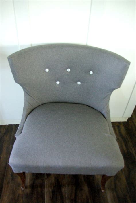 See more ideas about reupholster chair, reupholster, redo furniture. No sew complete chair reupholster, Homedit contributing ...